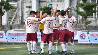Khởi tranh giải bóng đá quy tụ những người làm báo tại miền Trung