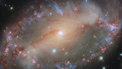 NASA/ESA ឃ្លាំមើល "ភ្នែកលោហធាតុ" កំពុងសម្លឹងមើលផែនដី