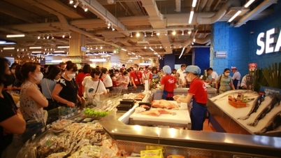 Total retail sales and consumer service revenue in 2024 increased by 9%