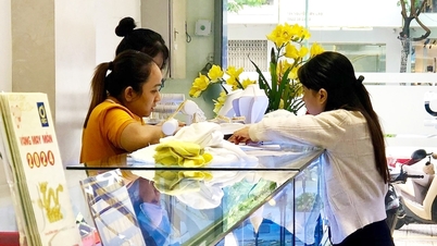 SJC Gold reopens a series of stores in Da Nang, customers are 'shocked' by the new notice