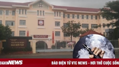 Chụp hình hút thuốc lá điện tử, nam sinh lớp 12 bị Phó hiệu trưởng tát
