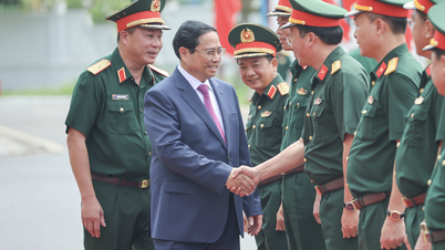 កងទ័ព Truong Son - កងទ័ពប្រយុទ្ធ ធ្វើការ និងផលិត