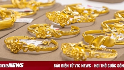 Giá vàng 'bốc hơi' 800.000 đồng/lượng sau khi lập kỷ lục