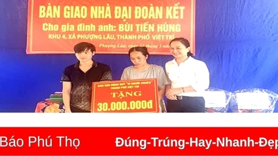 Bàn giao nhà đại đoàn kết