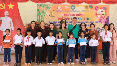 អំណោយជាង 500 ពាក់កណ្តាលសរទរដូវសម្រាប់សិស្សានុសិស្សនៅតំបន់ដាច់ស្រយាលនៃ Dam Rong