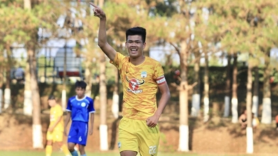 Trung vệ trẻ 1,91 m của HAGL được chơi ở vị trí 'lạ' tại U.17 Việt Nam