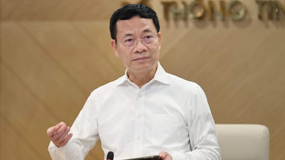 Minister Nguyen Manh Hung talks about personnel organization