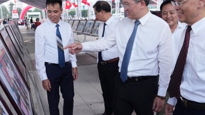 Tuần lễ trưng bày ảnh "Luật gia Việt Nam với biển, đảo quê hương"