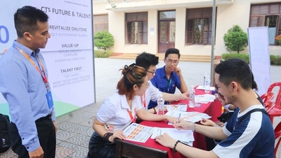 Sinh viên tìm được việc làm tại ngày hội 'Trao cơ hội – Tạo tương lai'
