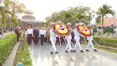 សមមិត្ត Do Van Chien បានទៅសួរសុខទុក្ខវីរជន និងយុទ្ធជនពលីនៅ Dien Bien