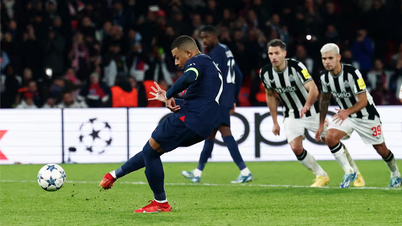 Mbappe giúp PSG thoát thua phút bù giờ