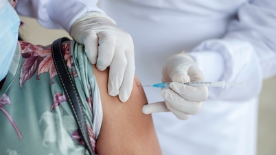 Các nước xử phạt không tiêm vaccine thế nào?