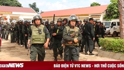 ចាប់​ខ្លួន​ជន​សង្ស័យ​ដឹក​នាំ​ការ​វាយ​ប្រហារ​លើ​ទីស្នាក់ការ​ឃុំ​ចំនួន​២​ក្នុង​ក្រុង​ដាកឡាក់