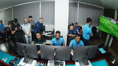 FIFA មកប្រទេសវៀតណាមដើម្បីបង្រៀន VAR ម្តងទៀត អាជ្ញាកណ្តាលស្ត្រីលេចមុខដោយនឹកស្មានមិនដល់