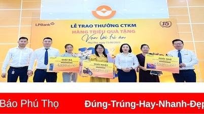 ពិធីប្រគល់រង្វាន់នៃកម្មវិធីផ្សព្វផ្សាយ "អំណោយរាប់លាន - ពាក្យអរគុណរាប់ពាន់"