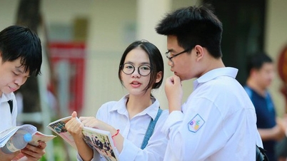 ការចូលរៀននៅវិទ្យាល័យថ្នាក់ទី 10 ត្រូវបានគេរំពឹងថានឹងរួមបញ្ចូលមុខវិជ្ជាចំនួន 3 ដោយយោងតាមវិធីសាស្រ្ត 3: ការប្រឡងចូល ការជ្រើសរើស ឬការរួមបញ្ចូលគ្នា។