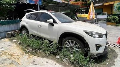 Mazda CX-5 ត្រូវបានគេសង្ស័យថាត្រូវបាន 'បំភ្លេចចោល' នៅផ្ទះស្រាបៀរមួយកន្លែង មុនពេលជំងឺរាតត្បាត Covid-19