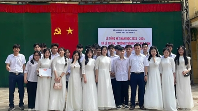 Lớp trường làng có 100% học sinh đậu đại học, gồm cả trường top đầu