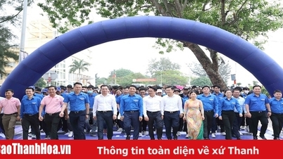 គ្រូពេទ្យវ័យក្មេងធ្វើតាមការបង្រៀនរបស់ពូ ហូ ស្ម័គ្រចិត្តដើម្បីសុខភាពសហគមន៍