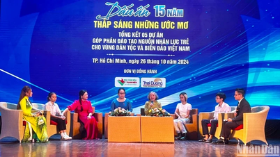 សិស្ស 1,737 នាក់ទទួលបានអត្ថប្រយោជន៍ពីមូលនិធិអាហារូបករណ៍ Vu A Dinh