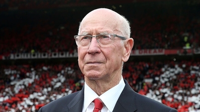វីរបុរសបាល់ទាត់ Bobby Charlton បានទទួលមរណភាព