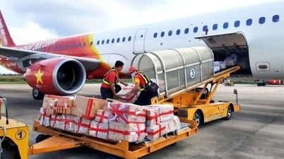 Vietjet chung tay ủng hộ đồng bào vùng bão lũ