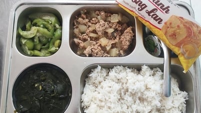 អង្គុយនៅផ្ទះឪពុកម្តាយនៅតែឃើញរូបភាពដែលកូនរបស់ពួកគេញ៉ាំនៅសាលារៀន។