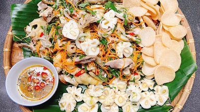 មង្ឃុត​មាន់​បង្ក​ឲ្យ​ក្តៅខ្លួន អ្នក​ទេសចរ​សម្រុក​ទៅ​ទីក្រុង Binh Duong ដើម្បី​ភ្លក្ស​រសជាតិ​ពិសេស​ល្បី
