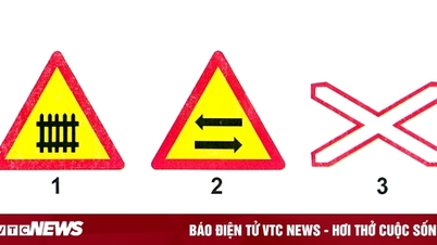 Biển nào báo hiệu nguy hiểm khi đường bộ giao với đường sắt?