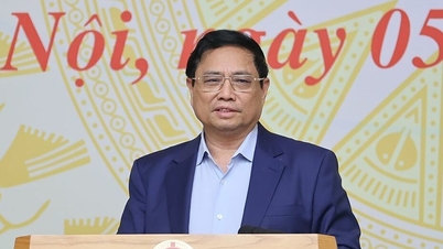នាយក​រដ្ឋមន្ត្រី៖ កែសម្រួល​តម្លៃ​អគ្គិសនី​ឲ្យ​សមស្រប​តាម​ទីផ្សារ​កុំ​ឲ្យ​កន្ត្រាក់