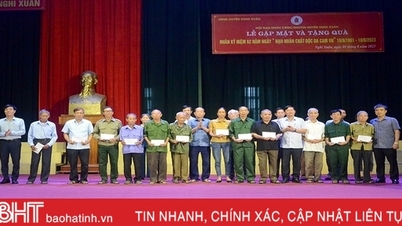 Trao 164 suất quà cho nạn nhân chất độc da cam ở Nghi Xuân