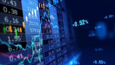 VN-Index giữ được sắc xanh, thanh khoản thấp