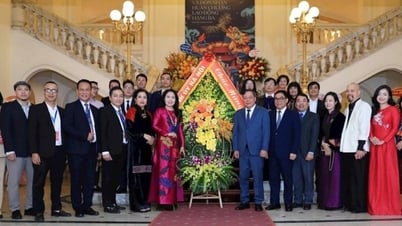 រោង​អាយ៉ង​ថាំងឡុង​ទទួល​បាន​មេដាយ​ការងារ​ថ្នាក់​ទី​៣
