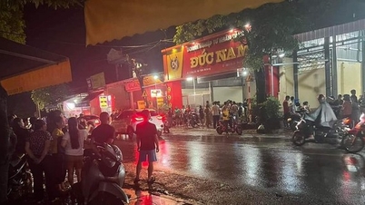 ជនសង្ស័យ​២​នាក់​ប្រើ​កាំភ្លើង​ភ្ជង់​ប្លន់​ហាង​មាស​ត្រូវ​តាម​ប្រមាញ់​។