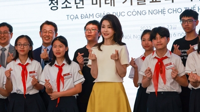 Đệ nhất phu nhân Hàn Quốc 'bắn tim' cùng trẻ em Việt Nam