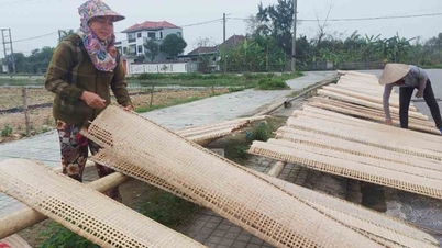 Giá gạo cao, nghề bánh đa nem gặp khó