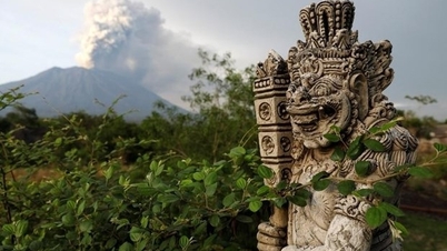 ឥណ្ឌូណេស៊ី៖ កោះបាលី ហាមអ្នកទេសចរ ពីភ្នំពិសិដ្ឋ | កាសែត Gia Lai អេឡិចត្រូនិក