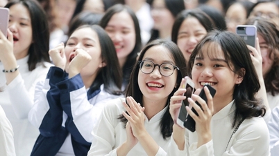 ហេតុអ្វី​បាន​ជា​ការ​ប្រឡង​ចូល​ថ្នាក់​ទី​១០​នៅ​ដាក​ឡាក់​មាន​ពិន្ទុ​បរាជ័យ​២០០០?