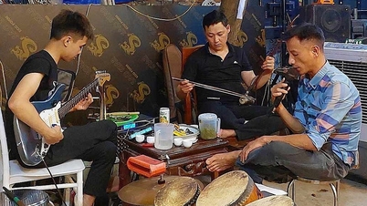 Family of four generations of mourning singers