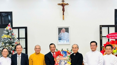 Khanh Hoa Provincial Front visits and congratulates religious establishments on the occasion of Christmas 2024