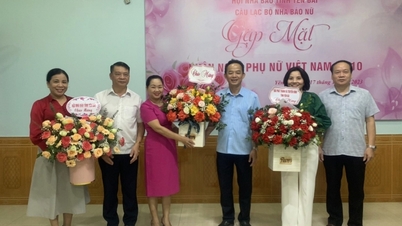 Câu lạc bộ nhà báo nữ tỉnh Yên Bái gặp mặt Ngày Phụ nữ Việt Nam 20/10