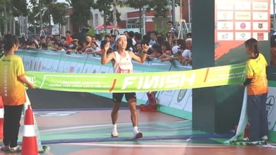 Bí thư Tỉnh ủy Bình Phước chạy hưởng ứng giải marathon quy mô lớn
