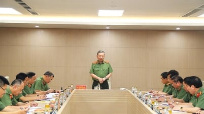 Focus on innovation and improving the quality of scientific research and theory in the entire People's Public Security force.