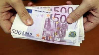 EU dọa hủy hoại nền kinh tế Hungary, Budapest nói "không chấp nhận"