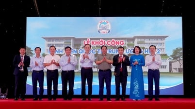 នាយករដ្ឋមន្ត្រី Pham Minh Chinh ចូលរួមពិធីបើកការដ្ឋានសាងសង់មន្ទីរពេទ្យអន្តរជាតិ Hue Central 2