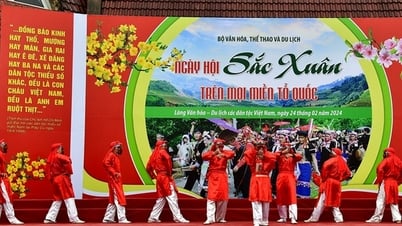 ការសម្តែង Xuan Pha តែមួយគត់នៅលើឆាកពណ៌និទាឃរដូវទូទាំងប្រទេស