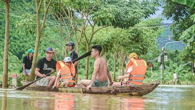 គ្រួសារជាច្រើននៅក្នុងទីក្រុង Da Nang ត្រូវបានជន់លិចយ៉ាងធ្ងន់ធ្ងរដោយសារខ្យល់ព្យុះ។