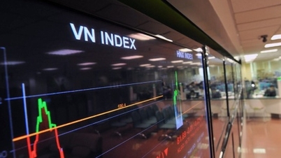 VN-Index fluctuates more strongly, many bank stocks actively surpass the peak