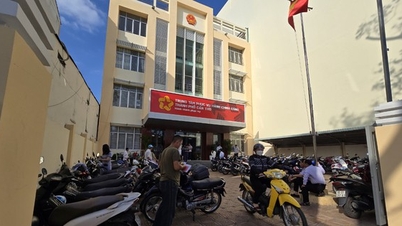 មជ្ឈមណ្ឌលរដ្ឋបាលសាធារណៈ Can Tho មានភាពអ៊ូអរនៅថ្ងៃដំបូងនៃប្រតិបត្តិការ។