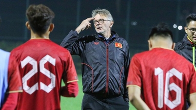Ngã tư đường của HLV Troussier và bóng đá Việt Nam